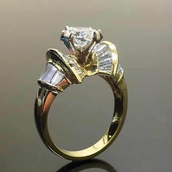 GOLD CZ VINTAGE STYLE RING - Picture 5 of 5
